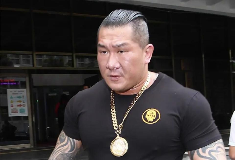 黄国昌这话藏着大实话！馆长讲话是没尺度，但谁忘了他当年被竹联帮连开三枪，自己就是