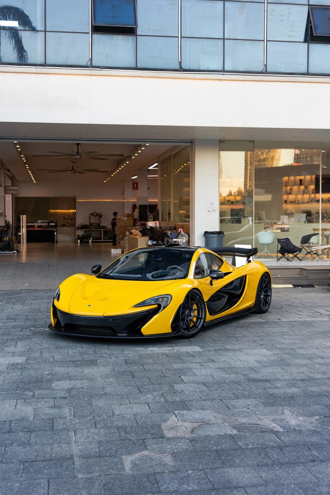 Mclaren P1 Volcano Yellow，终于周四了绝美车片