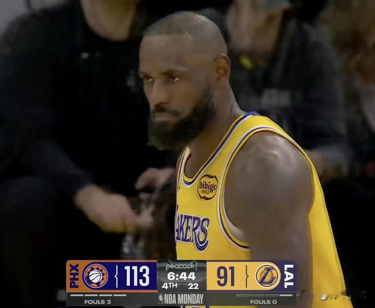 不容易！詹姆斯保住了记录！

今天对阵太阳队的比赛，詹姆斯似乎没有多少进攻欲望，