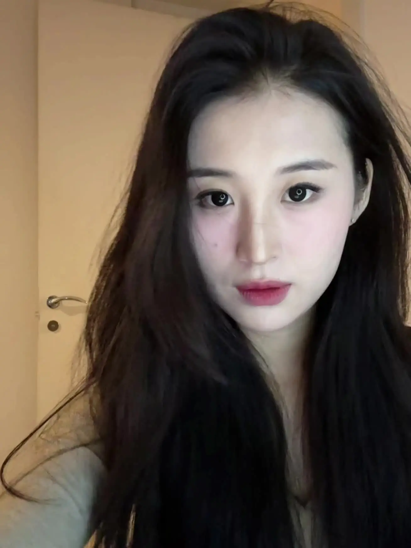 我要的不是你属于我 是你只属于我