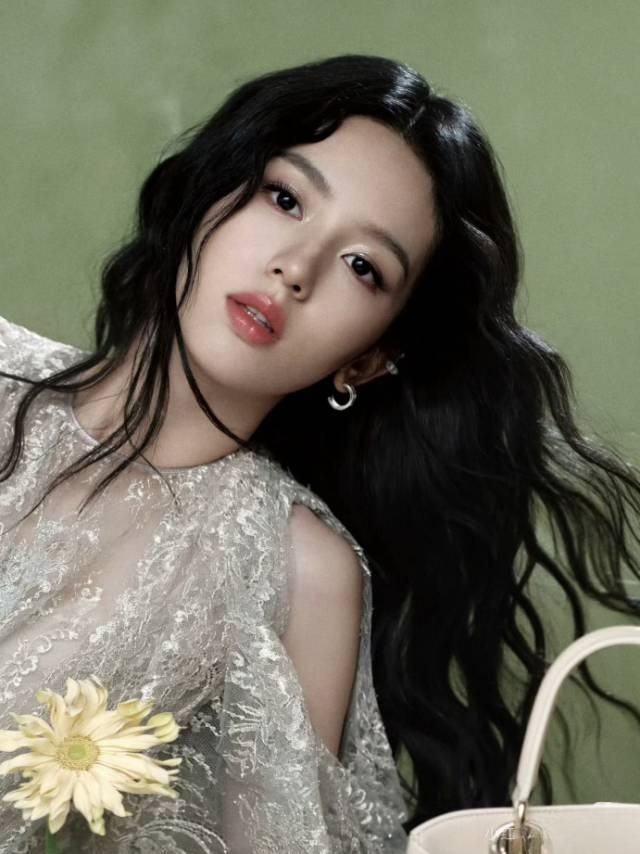 今日给周也化的烟灰星光妆女神 高清美女 周也