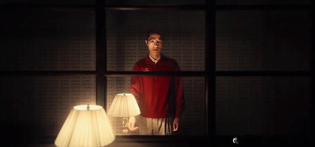 #看完解密开始不停开关灯#这难道就是解密后遗症吗，完之后真的不断的想开关灯看一看