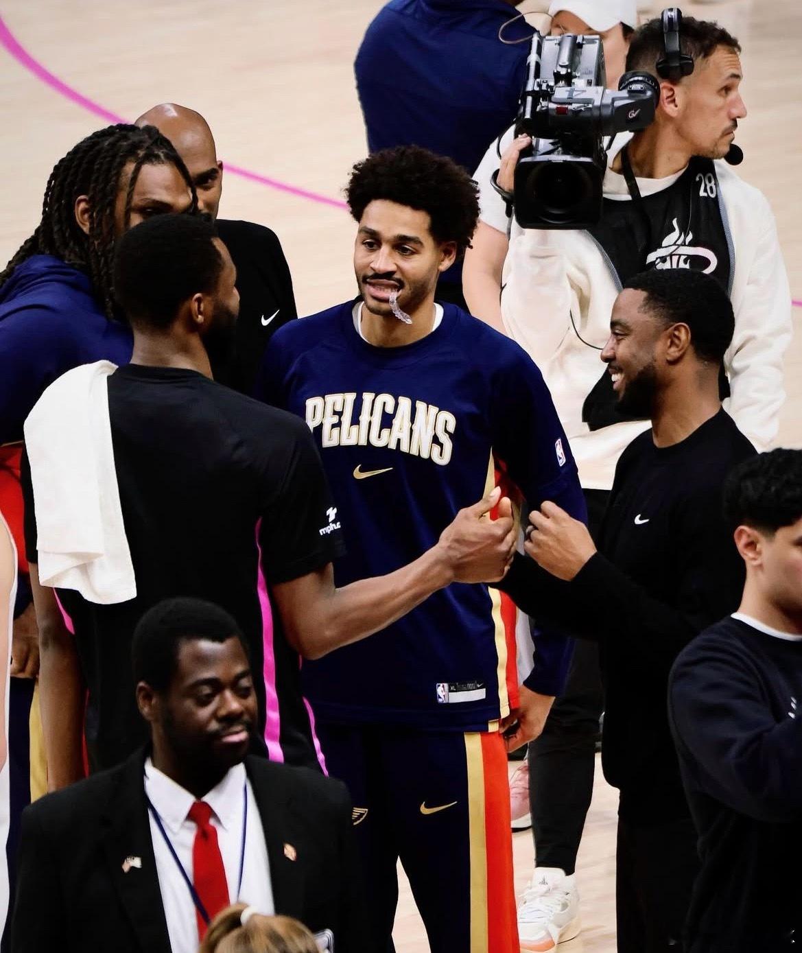 嘴哥与普尔，前勇士队友nba常规赛