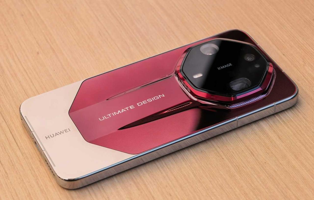 Mate 90 RS首销取机
线下预约保值换新当天下午就可以取机，造型是非常满意