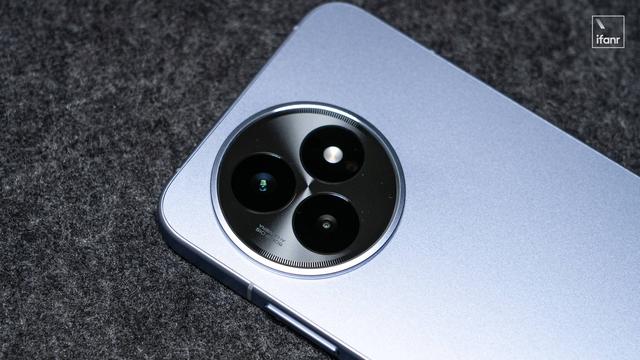 红米 K80 至尊版上手：一台想要和你踏实过日子的红米手机