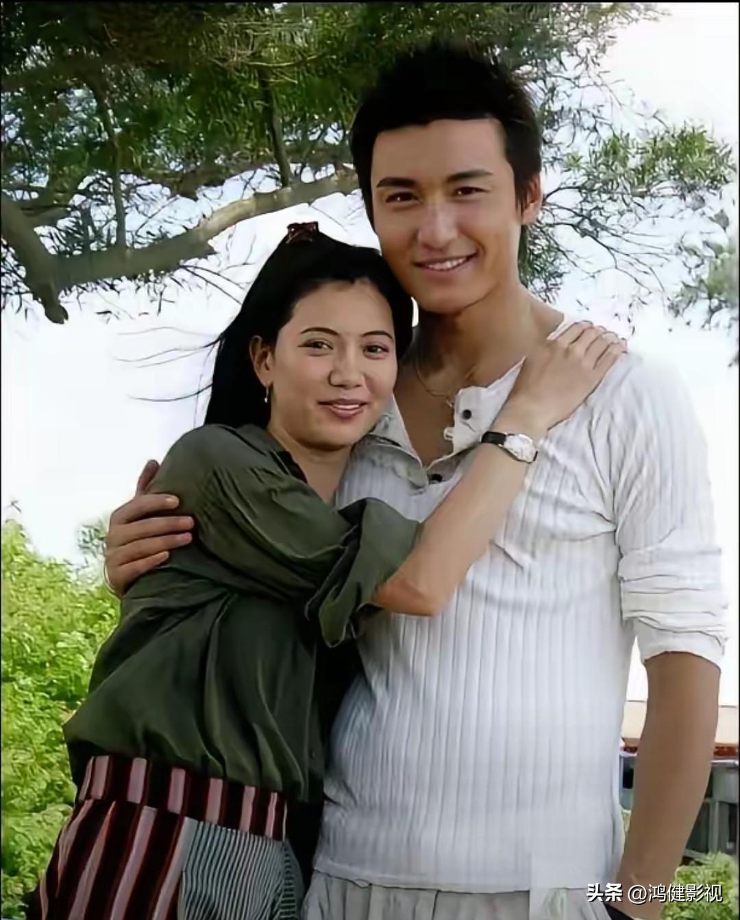 那时的名模胡兵高大修伟，疏眉朗目，气宇不凡，真是一表人才！而怀里的美女是谁？看她