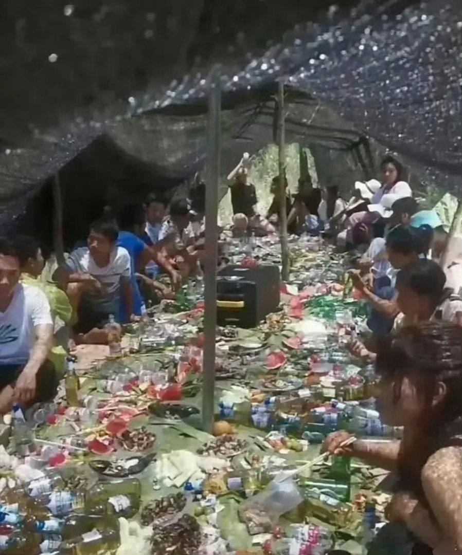 一个敢组织 一个敢团建 真是太牛了 