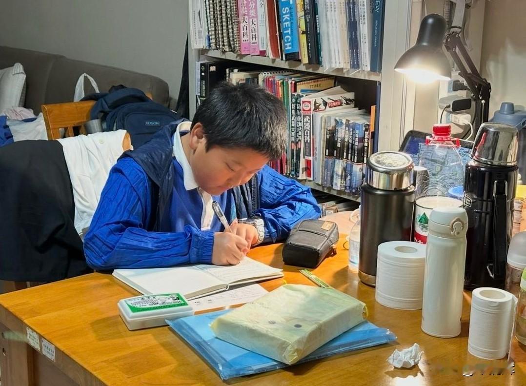 总在记忆里（1492）：孩子，早上好。今天是平安夜，深圳天气不错，晚上若是再下点