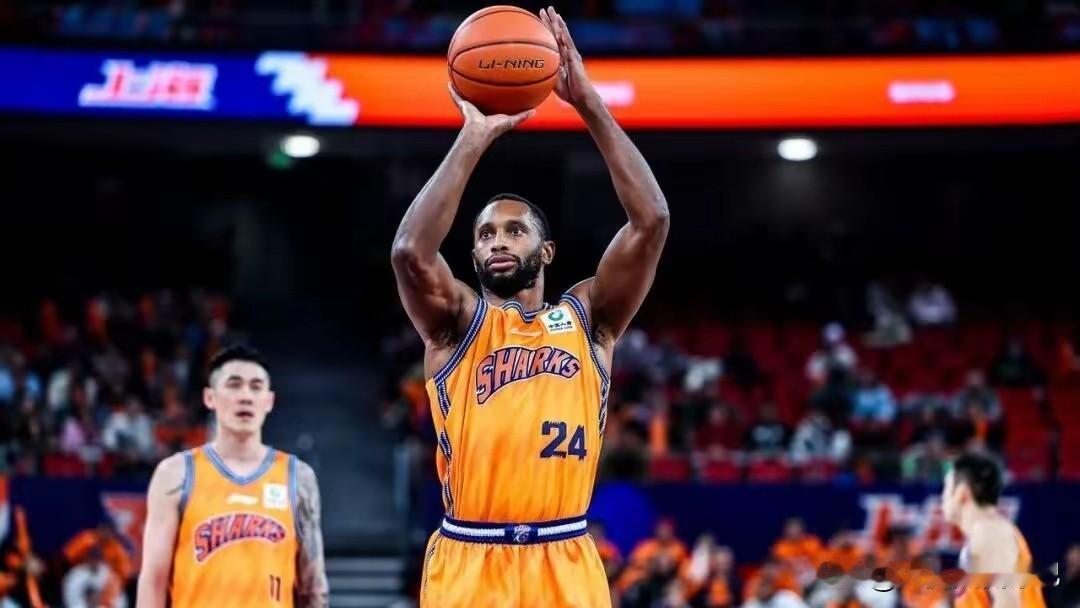 现在的这支上海强大的令人可怕，无论是外援还是国内球员都是顶尖的存在，山西跟山东的