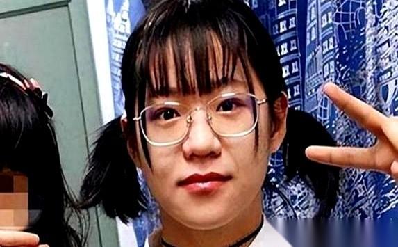 国科大的硕士，管侵华日军叫“老英雄”。
更绝的是，他还说南京是“日本的南京”。