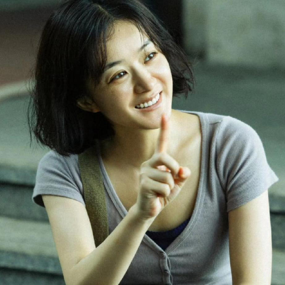 赵丽颖如今的处境，
给所有女人都提了个醒，
无论你事业多成功，外表多硬朗，也千万