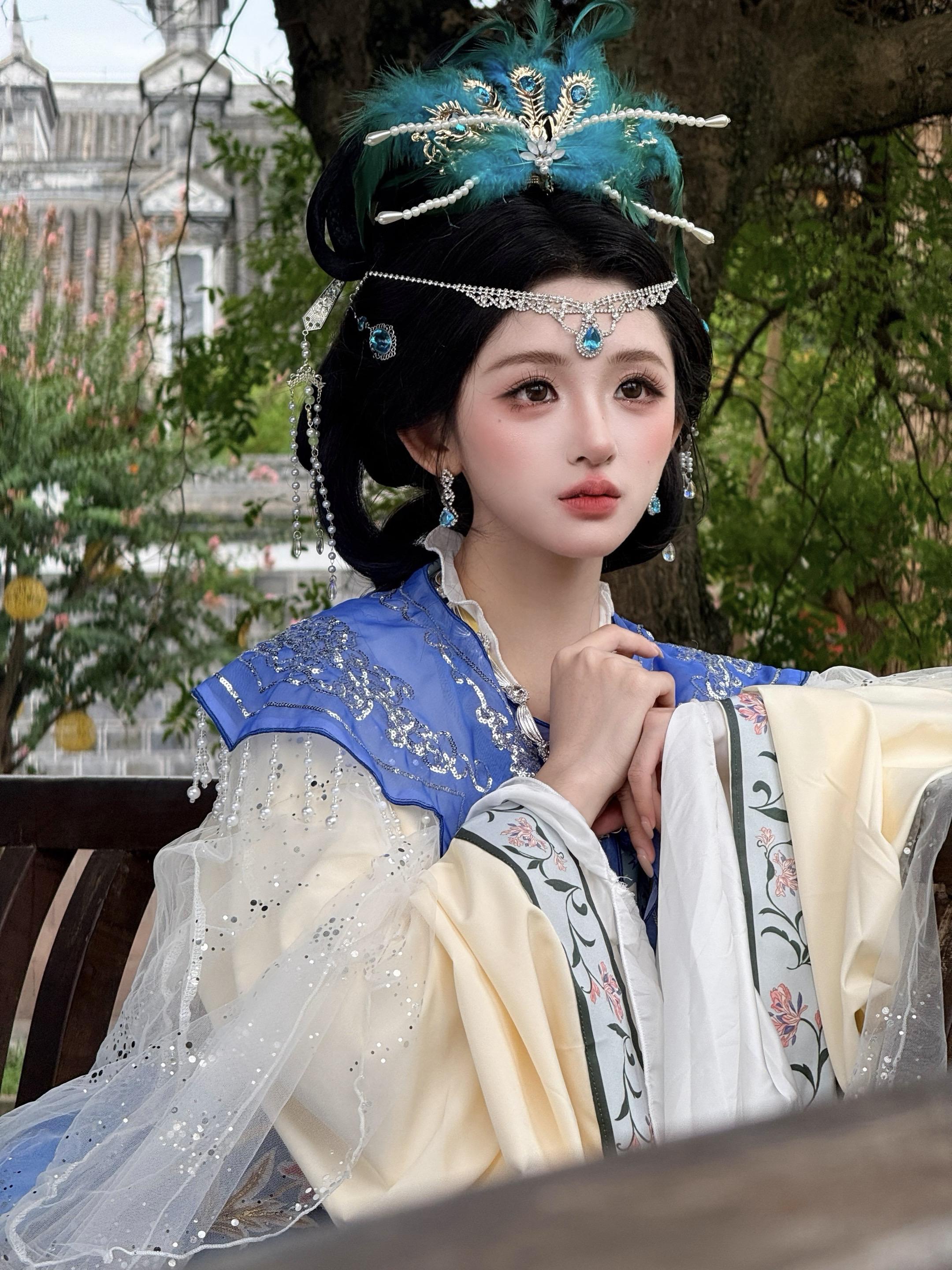 错认庭前过马人～