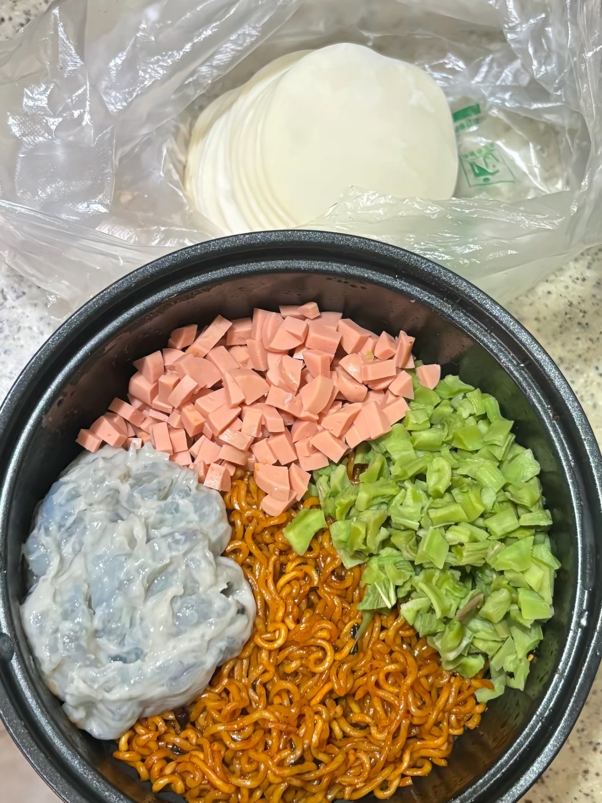 冬至三件套，今天冬至，发现想点连锁店的饺子都要靠抢单的只开一分钟，买到就是抢到…