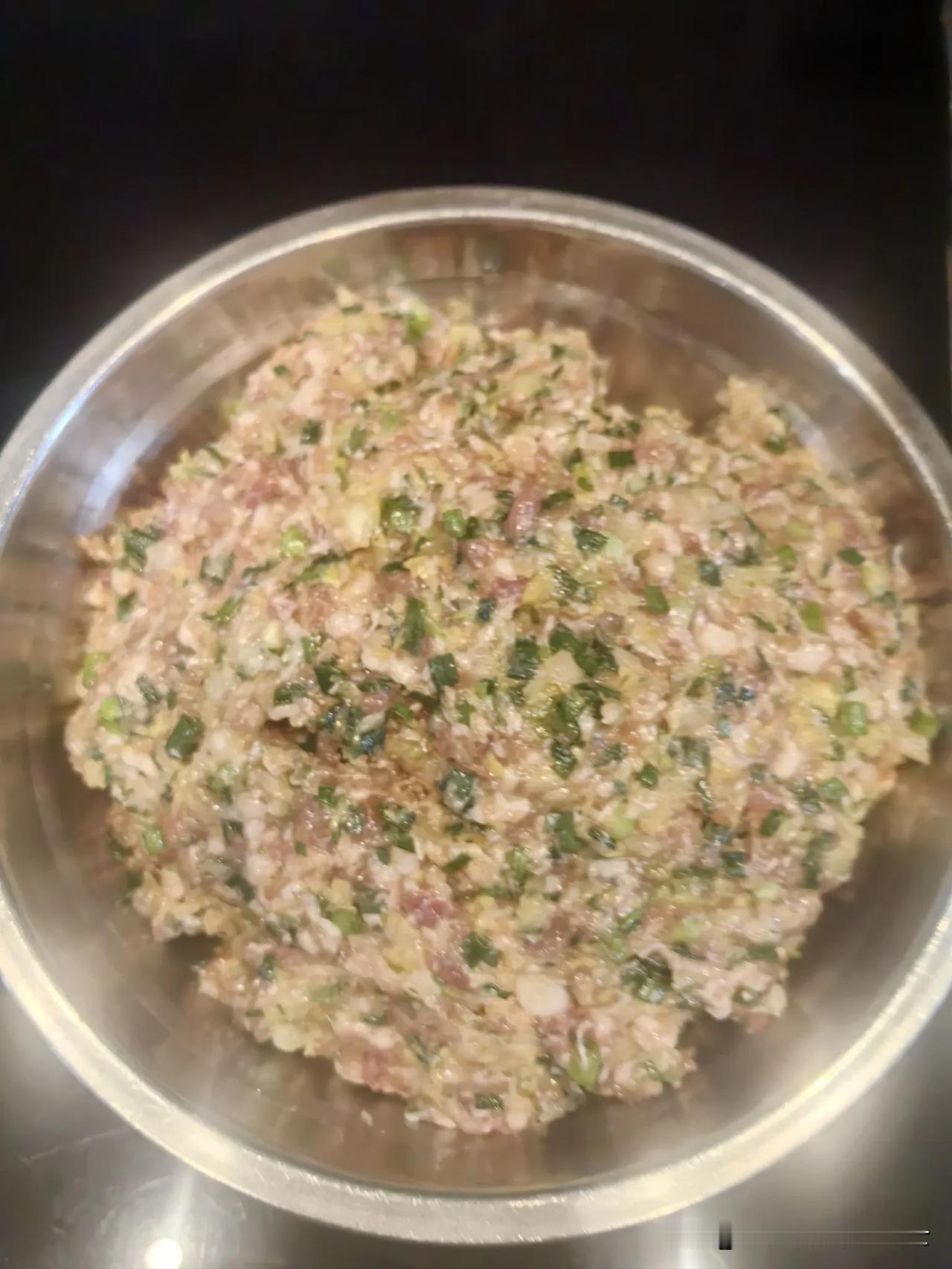 肉是生的，菜是生的，你们做水饺馅是怎么掌握的盐味？

我每次做水饺馅，都习惯用嘴