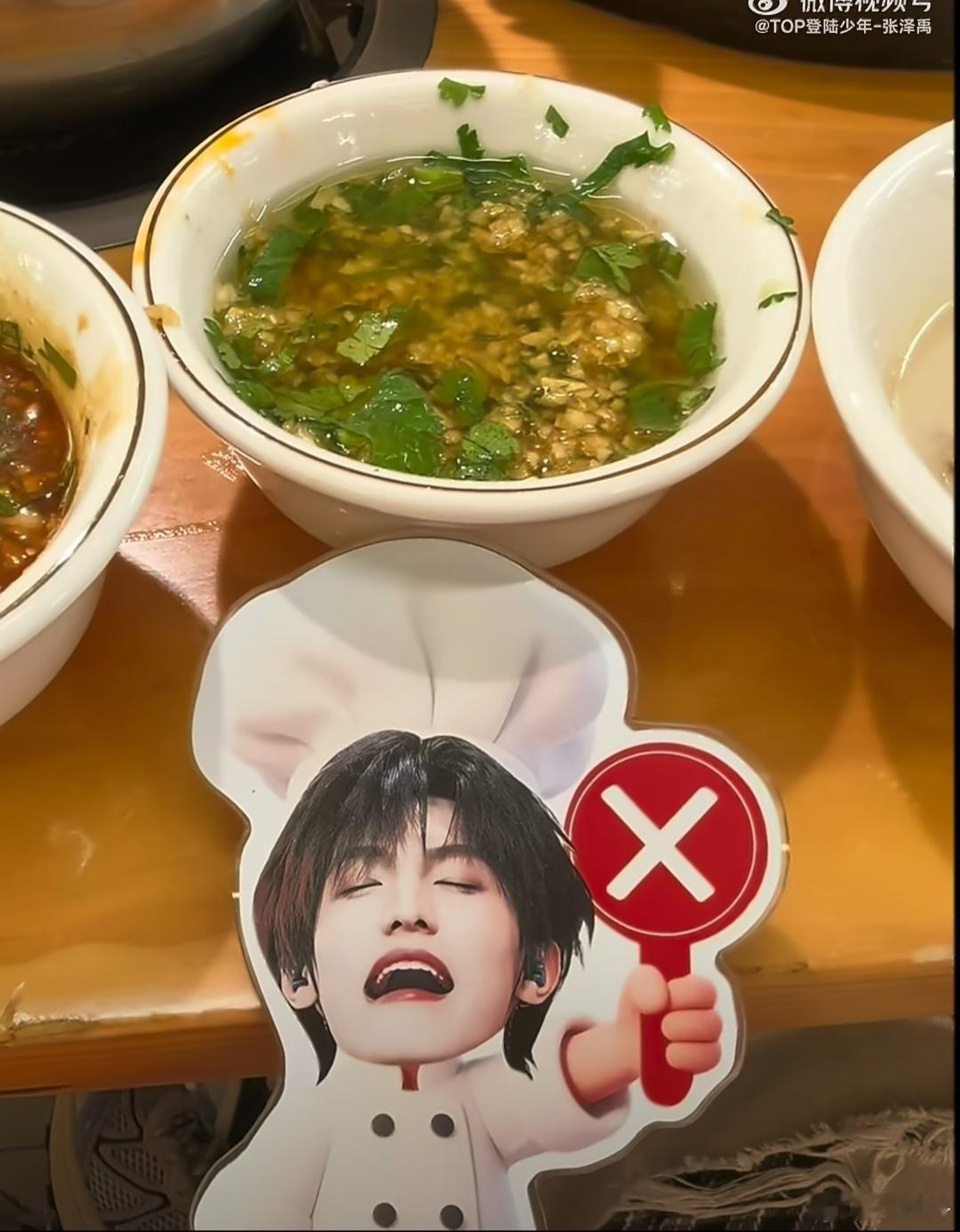 用自己的对错牌要萌死我吗... ​​​