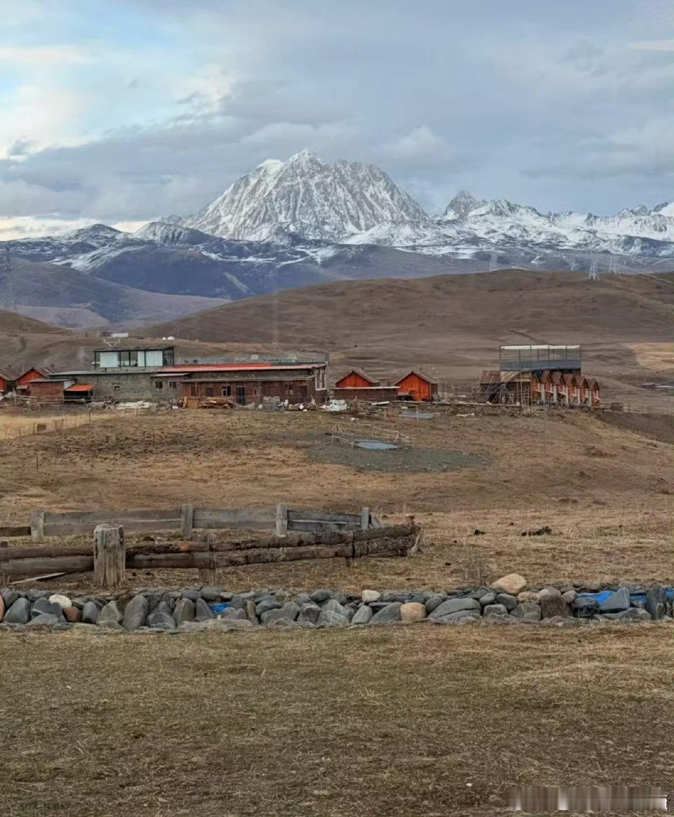 五一自驾哪个省最美海拔3800普通车高反会累趴云南堪称五一自驾天花板，途经海拔3