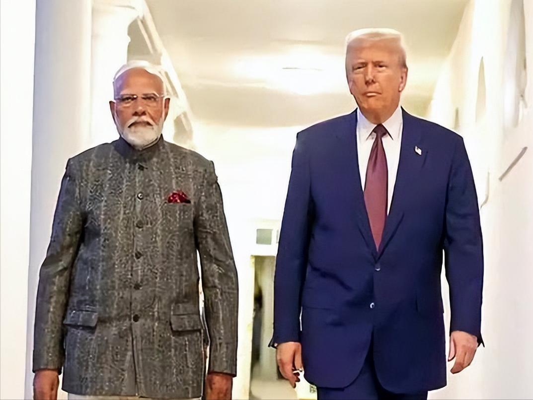 特朗普又开始消遣印度了。
对于印度减少从俄罗斯购买石油，特朗普很直言不讳：“莫迪