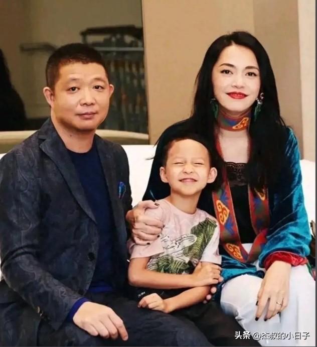 娱乐圈“亲戚”最多！

结婚的人最后都处成了亲戚！“最熟悉的陌生人”姚晨曹郁官宣