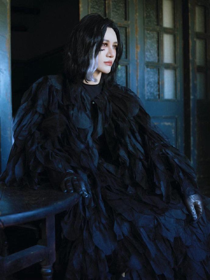 尚雯婕让我的遗憾又多了一个 尚雯婕在音乐节上的歌单太狠了，《世界落日》《废弃的爱