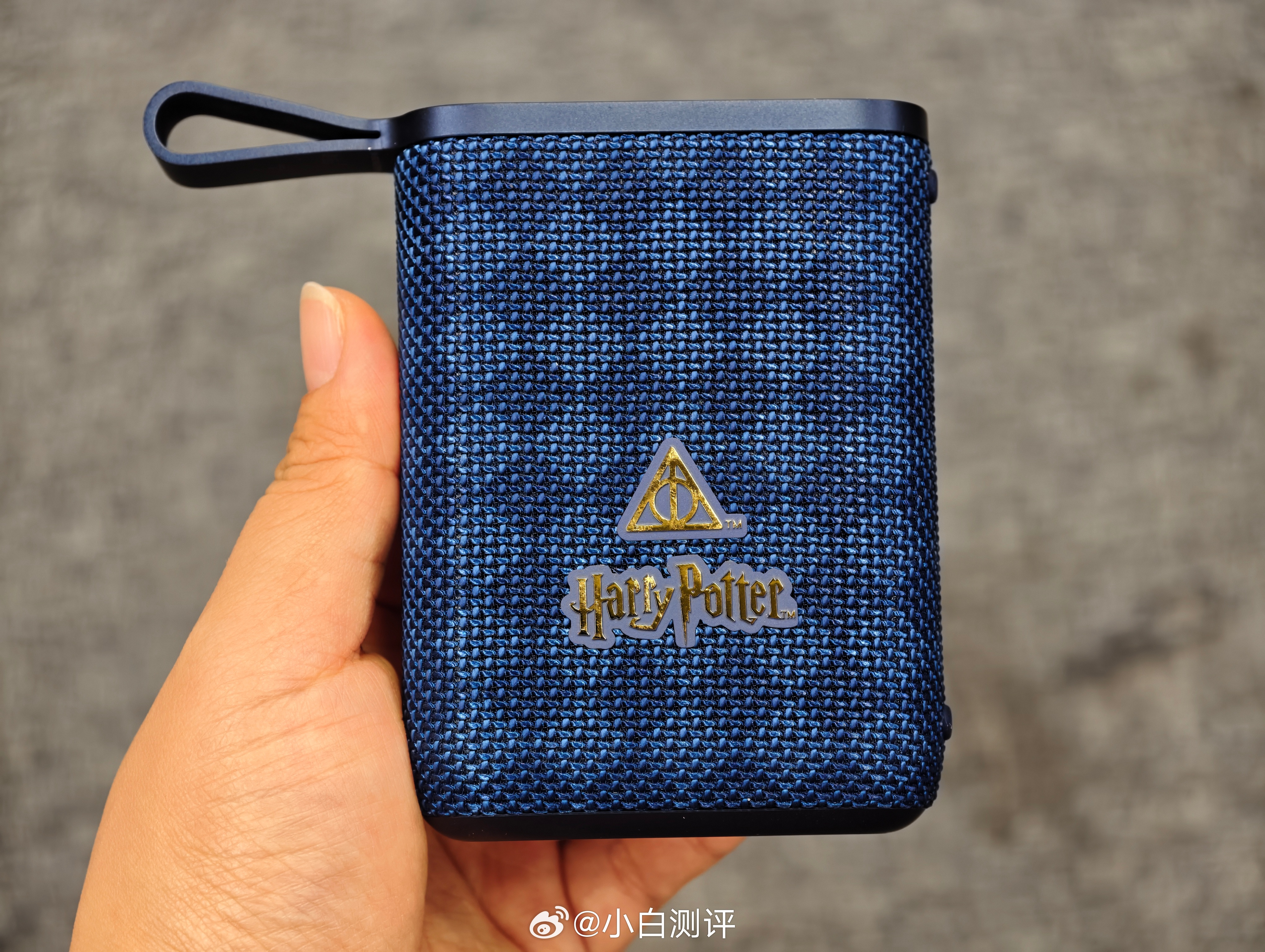 翻出个REDMI蓝牙小音箱，还有个哈利波特小挂件，想要的小伙伴评论即可，下周一开