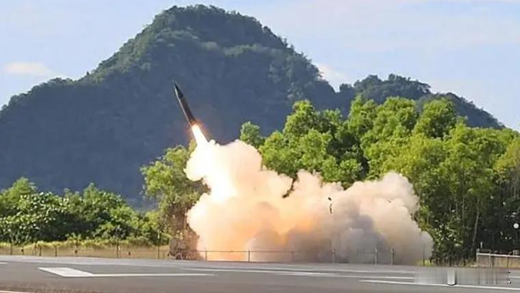 拦截ATACMS效率提高。俄国防部8月16日称，8月15日夜，乌军的“海马斯”系