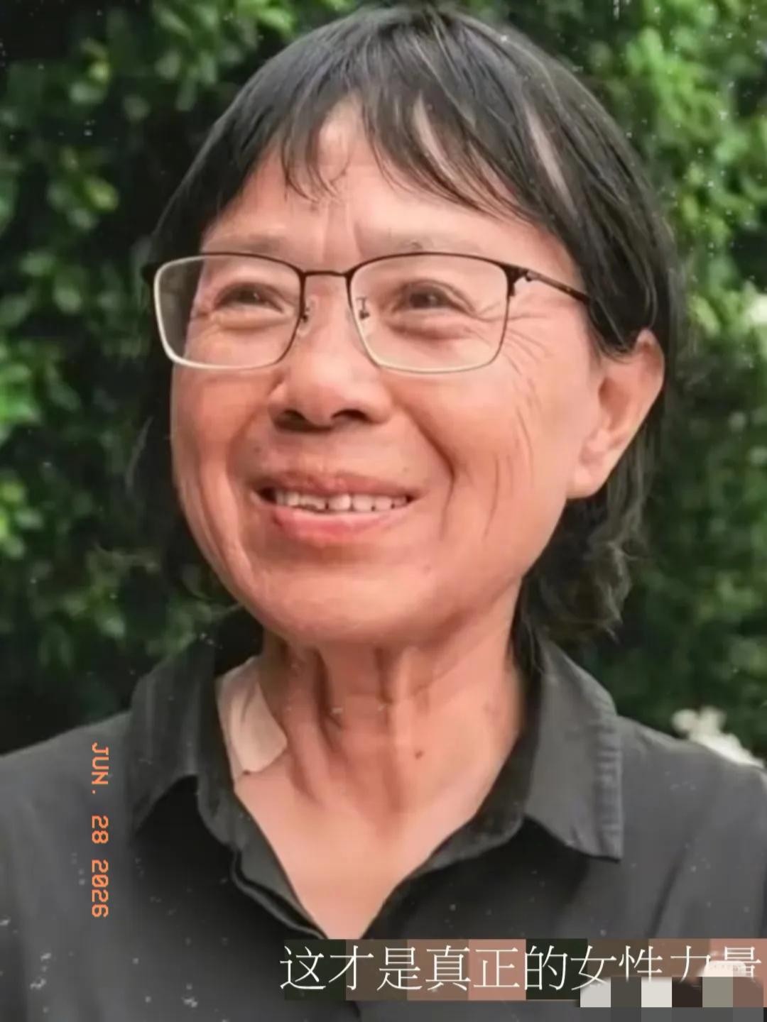 谁看不哭！华坪女高百名女孩全员上岸，张桂梅才是普通人的光
 
今年华坪女高交出的