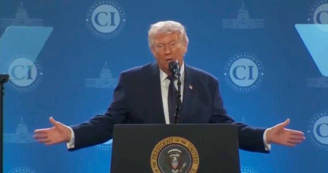 特朗普当天提到豁免俄罗斯石油制裁，表面上是对局势做出灵活调整，实际上是一种赤裸裸