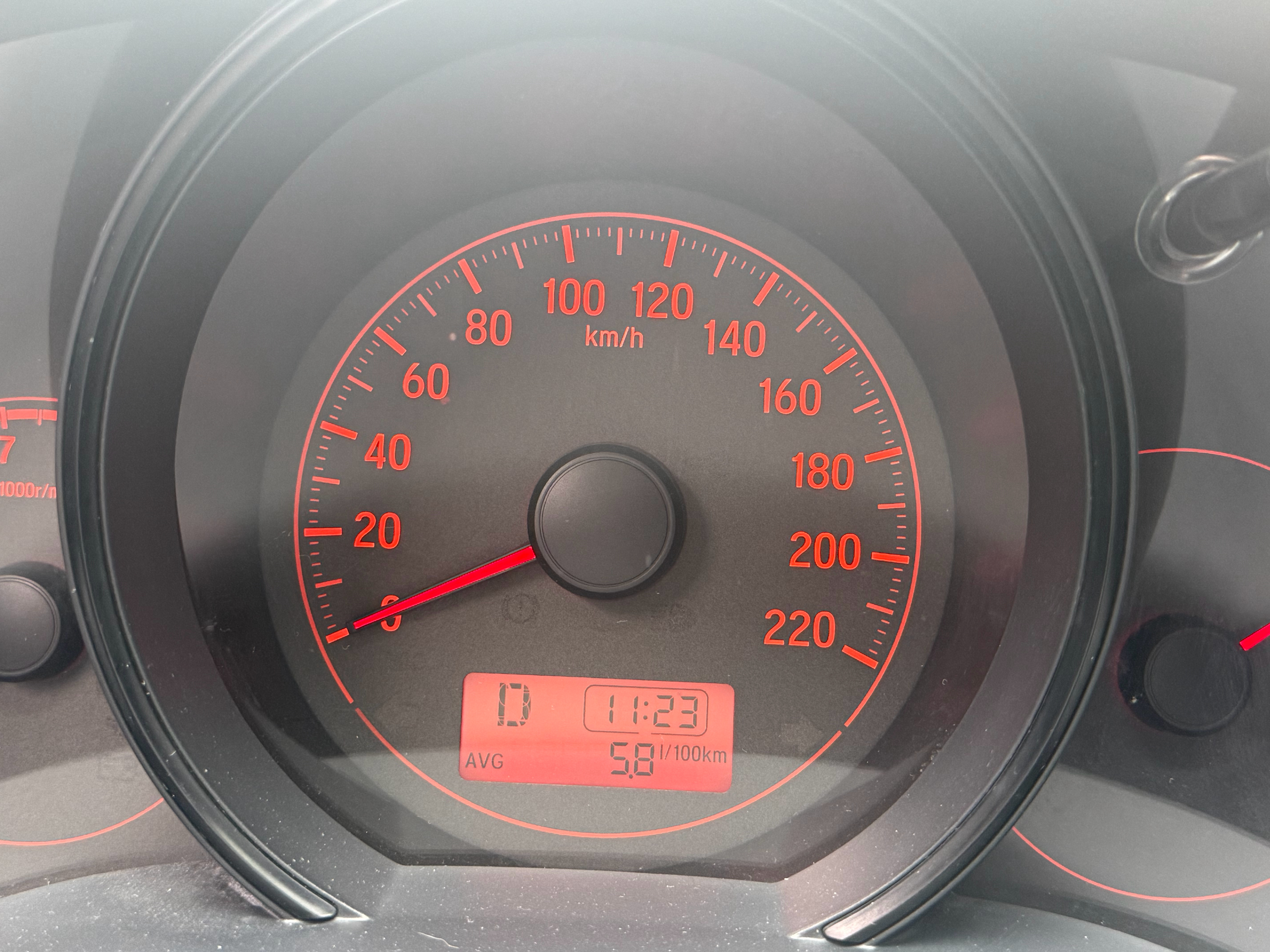 明哥说，油耗超过5都是不合格的大家的飞度，百公里是多少油耗？ 