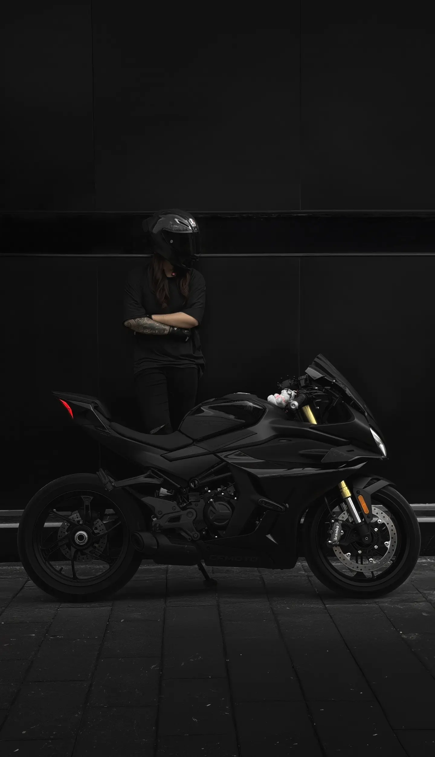 All black 🖤