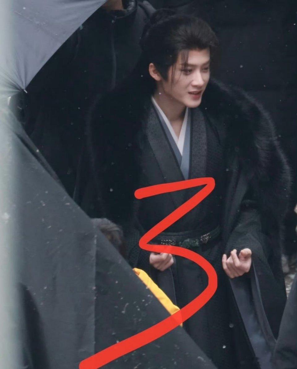 檀健次 何不同舟渡首个路透！！全是生图啊，状态无敌！谢却山气场好强