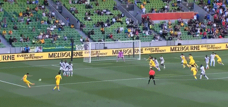 国足0比2喀麦隆邵佳一执教国足首败 FIFA系列赛第2轮，国足0-2不敌喀麦隆，