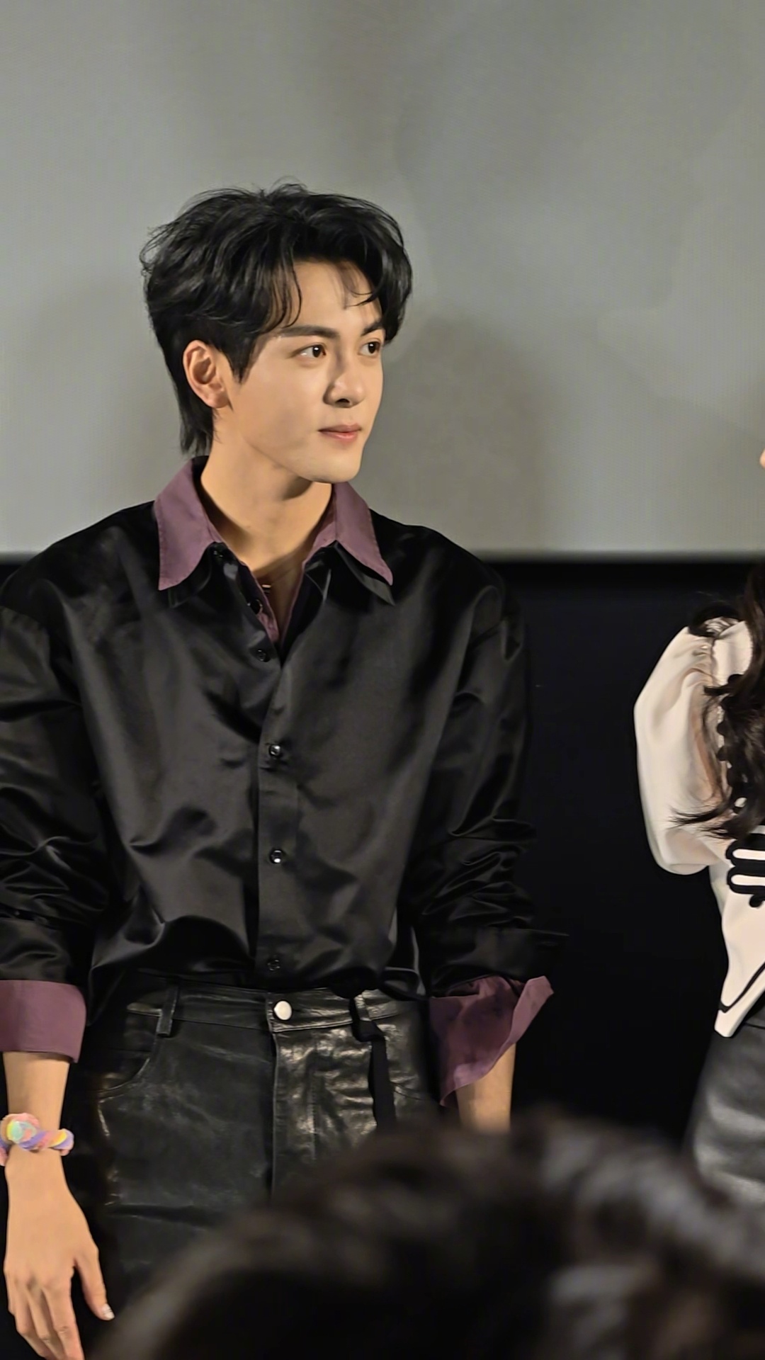 谁来懂一下曾舜晞这个“请”的手势，好苏啊月鳞绮纪