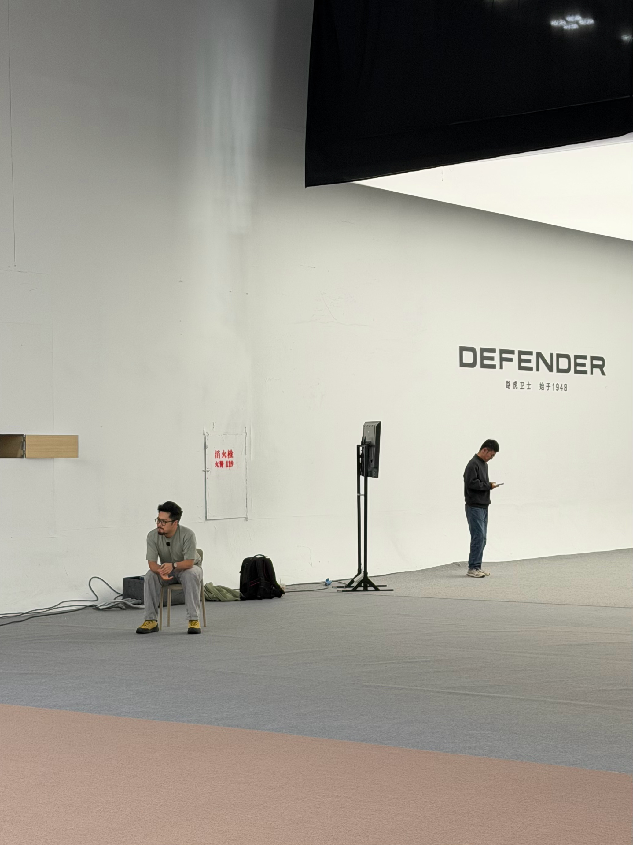 世界名画————《低转中年和高转青年》