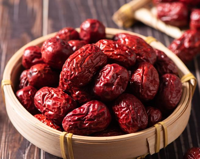 红枣再次成为关注焦点！医生发现：吃红枣时，一定要多注意这4点
 
秋冬季节一到，