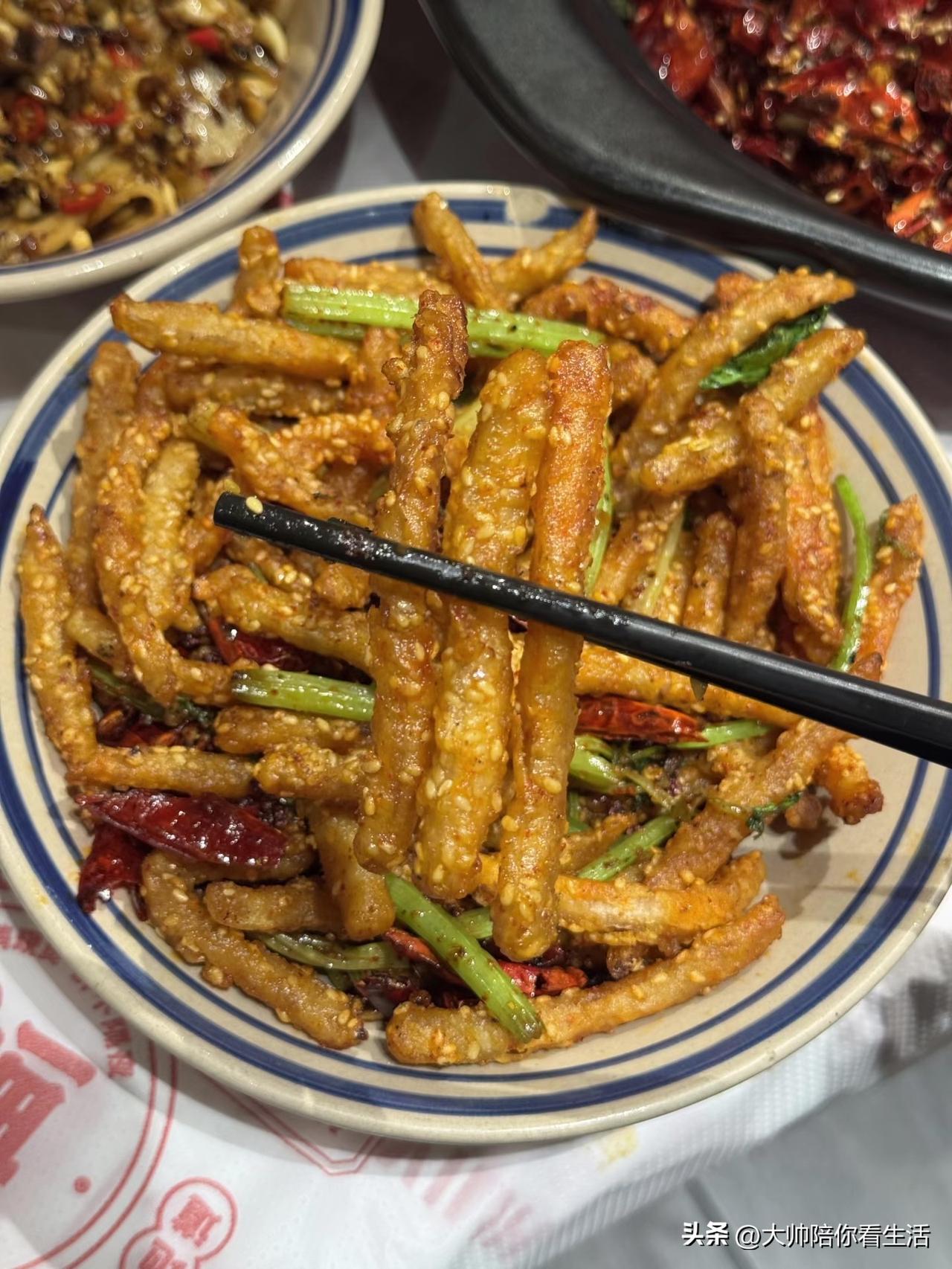 • 后悔不是认输，是你长大了、看清了、更懂自己了。

• 自己选的路，走得痛、走