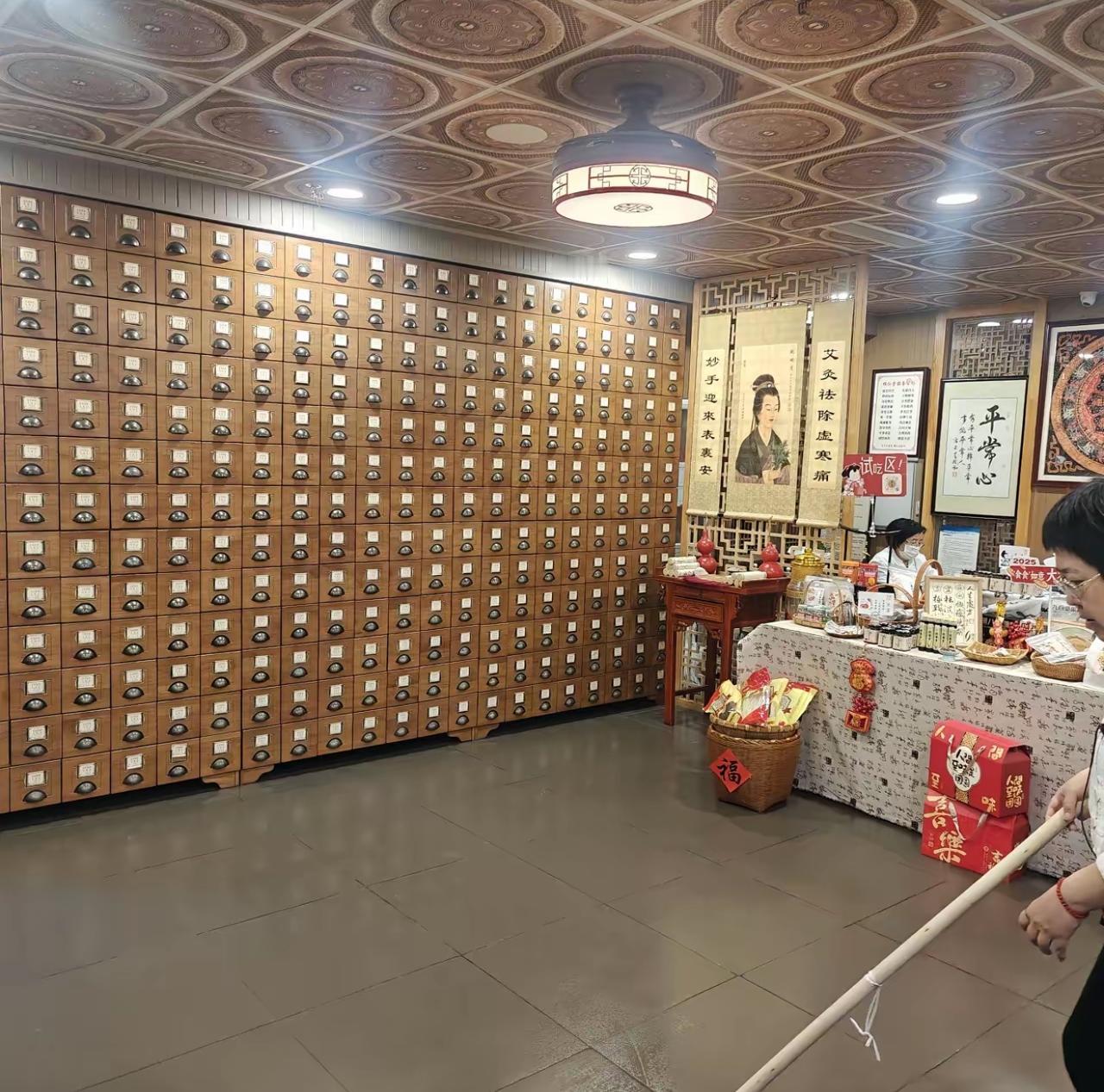 又一家中医馆被罚了150万。
其实温州的这家中医馆，在咱们很多同行看来，的确挺冤