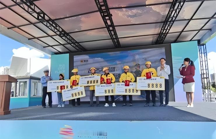 每天不闯红灯，就能领现金红包——这不是玩笑，而是美团外卖近期给全国骑手发出的真实