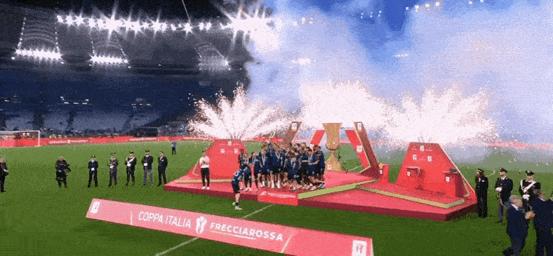 2-0击败拉齐奥，国际米兰捧得意大利杯冠军，齐沃执教一线队首个赛季就带领球队拿到