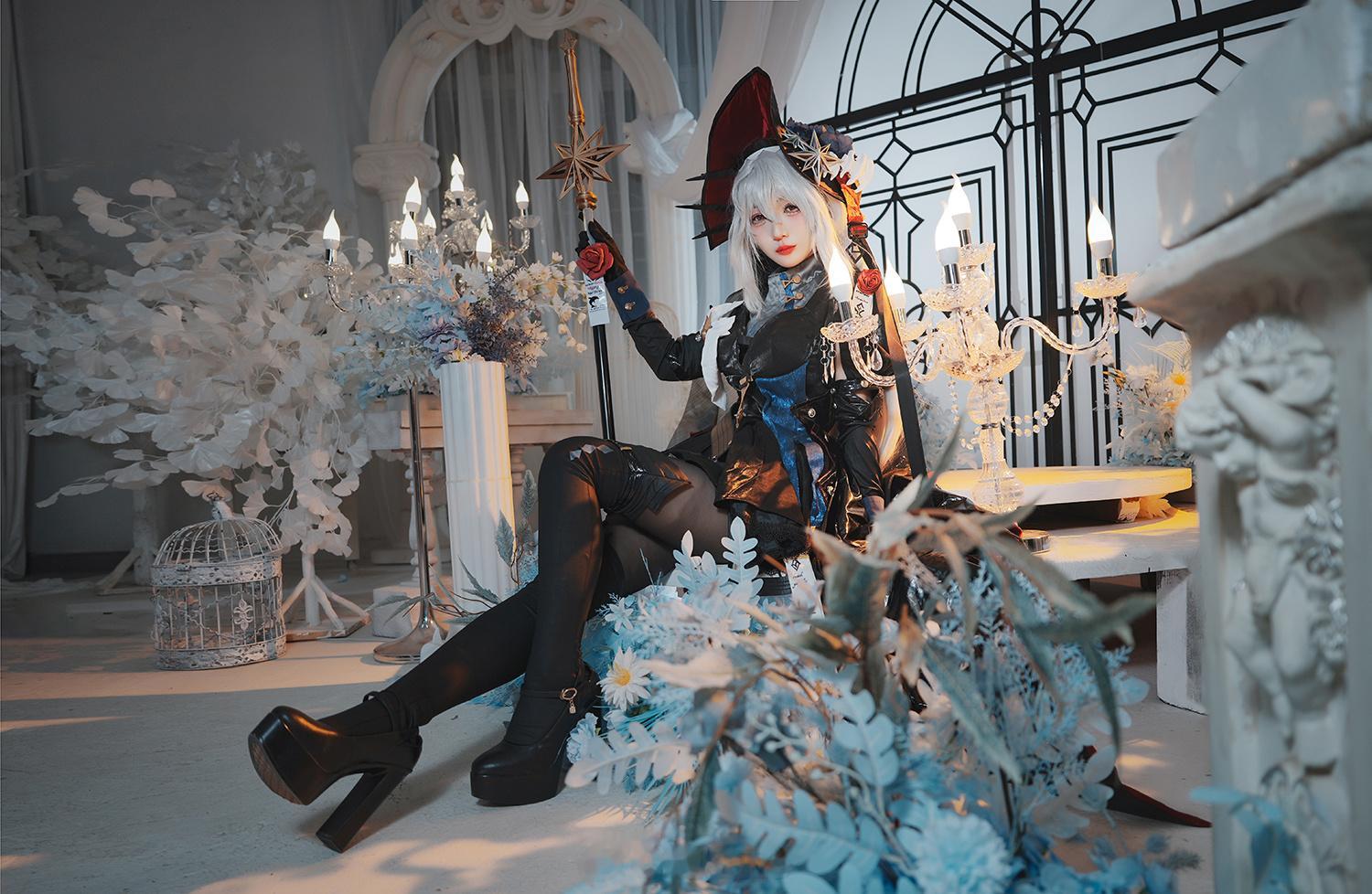 #明日方舟[超话]##二次元cos大赏##cosplay# 【自囚笼里挣脱，从疯