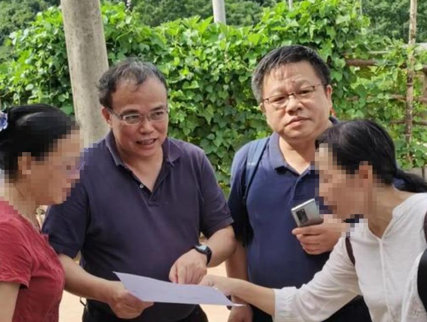 在师兄张灼华被查三个多星期之后，夏昆也被带走调查，距离其出任南华大学校长刚好7个
