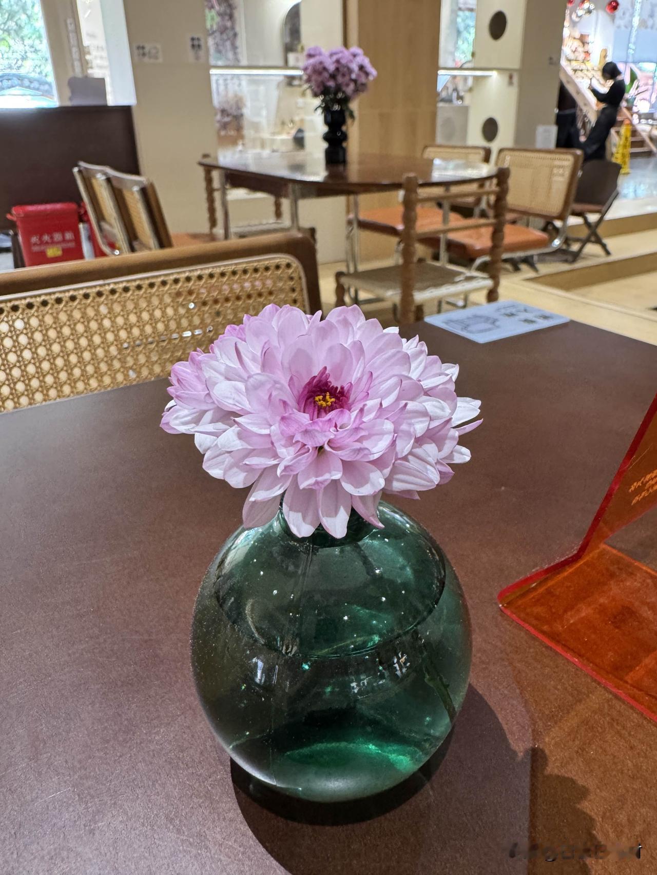 听医生朋友说完我才恍然大悟。

他说90％的中年女人，身材不受控制发福，不是因为