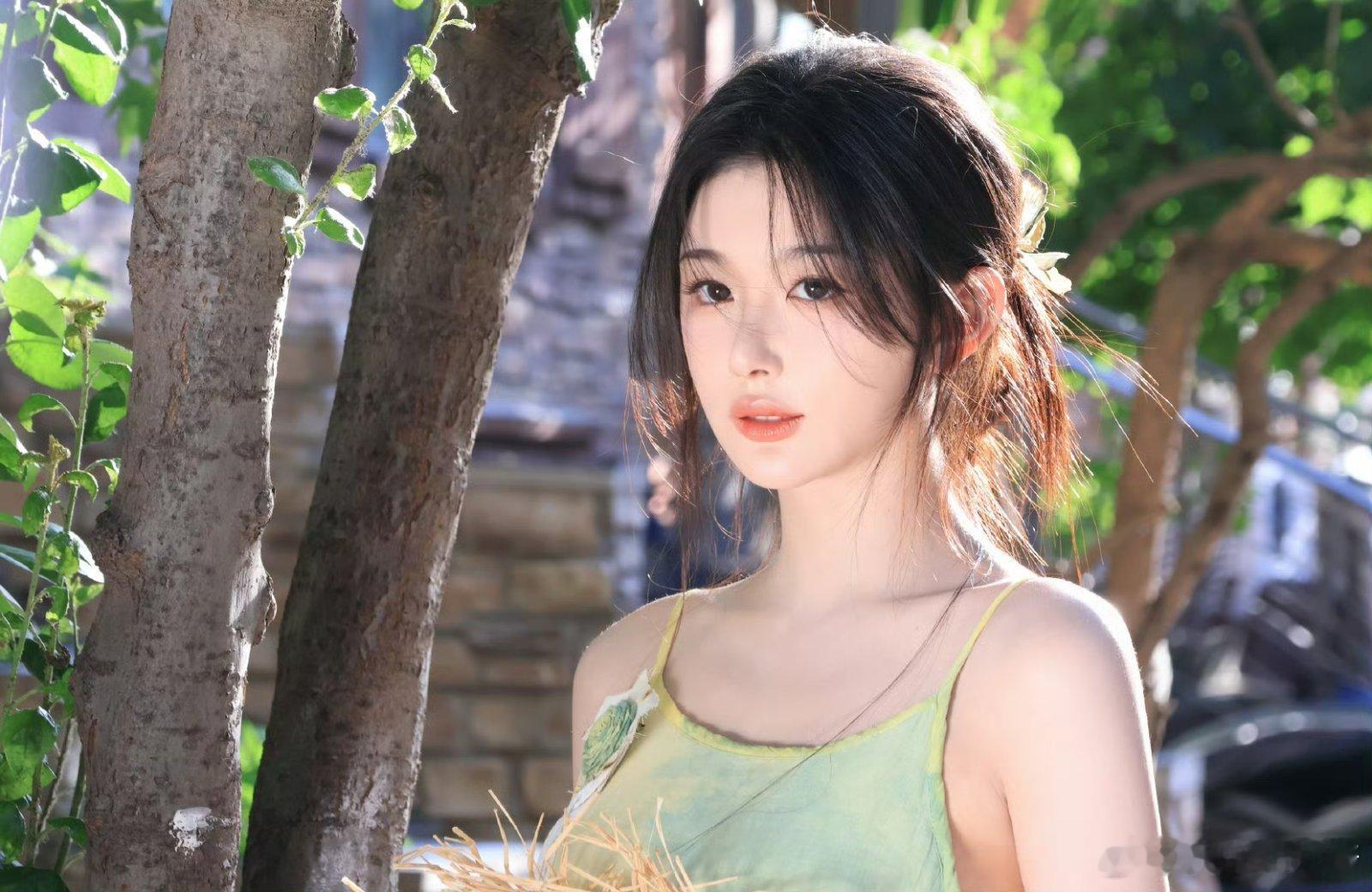 颜安孔雪儿合体录制新综艺朋友请吃饭我宣布，颜安孔雪儿就是《朋友请吃饭》最大看点，