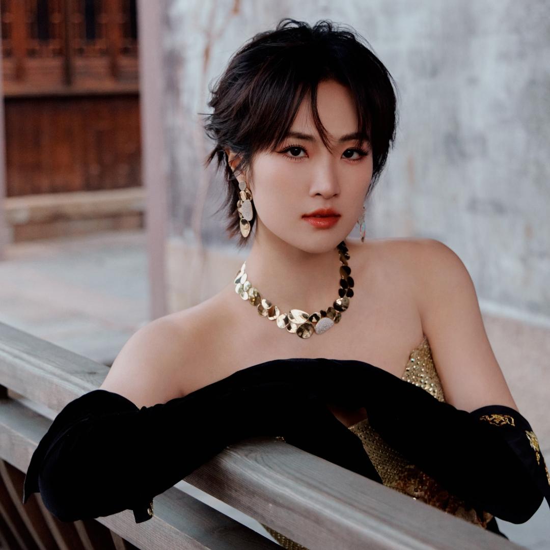 华为二公主也怕过年吧！
不是说她不回家继承家业，也不是说她演的戏太好了，而是她过