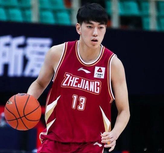 俩“小孩儿”在第四节需要比赛气质的时候经住考验打得不错！ 