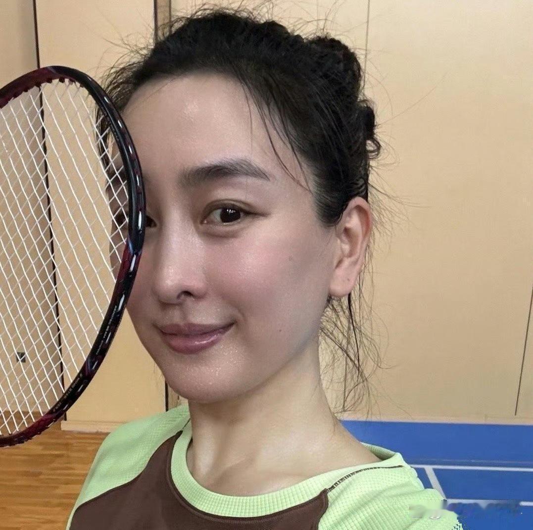 马苏医美之路结束，恢复后仍显岁月魅力，自然之美最动人。 