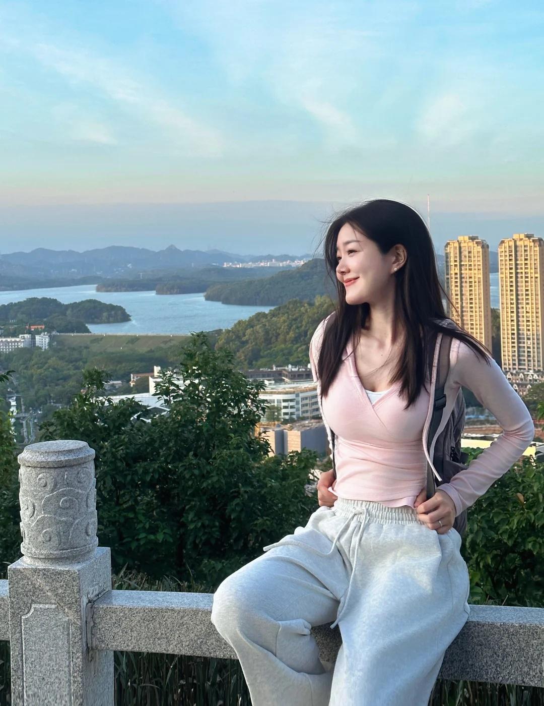 深圳宝安｜小众爬山路线，有被惊艳到🌿
周末的时光总是充实又短暂，挤半天光景，找