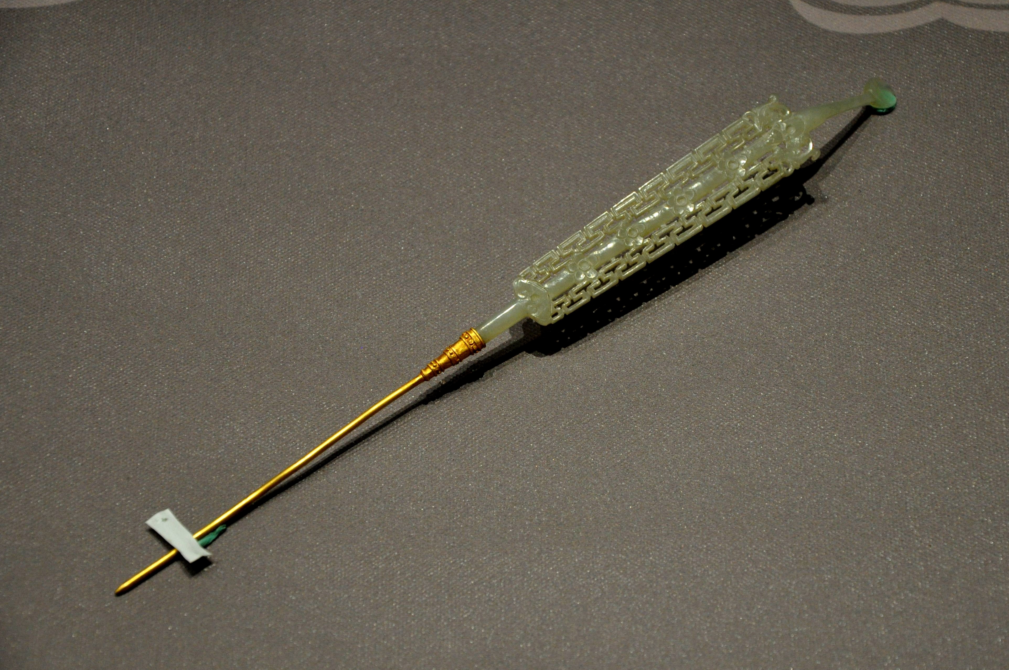 东波斋藏明代:镶镂空玉如意金簪 ​​​