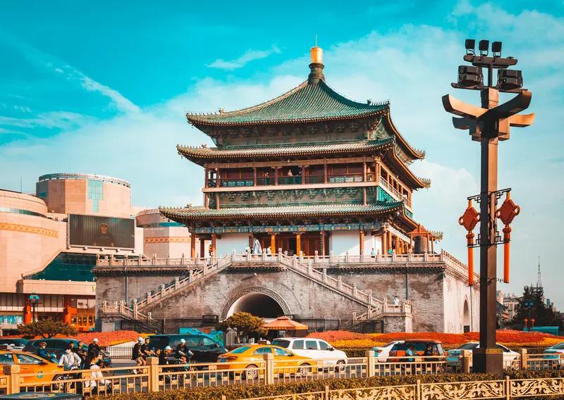 古代的长安就是现在的西安。长安可是历史上第一座被称为“京”的都城，十三朝在此建都