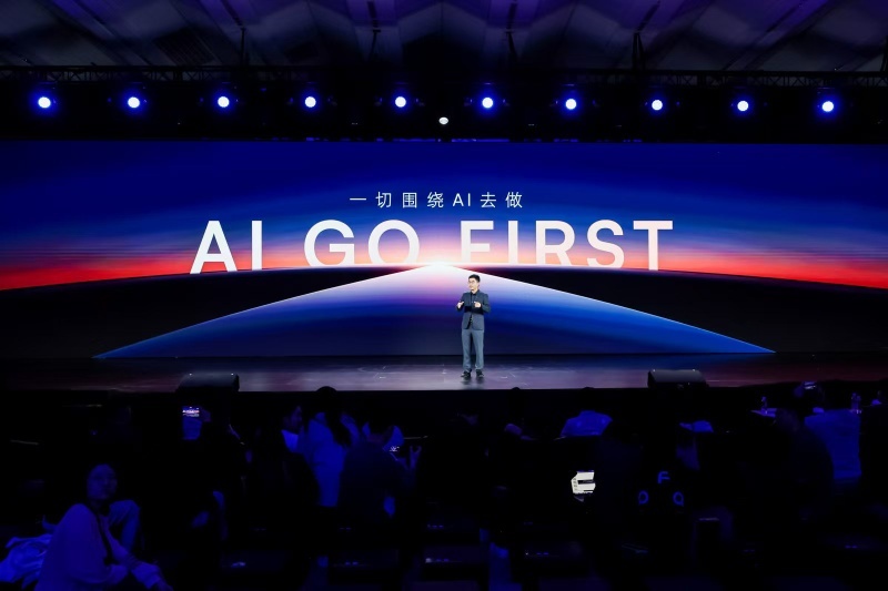 车界的AI新品牌来了所以说不是外挂AI，是从整车底层重构，豆包大模型深度植入，真