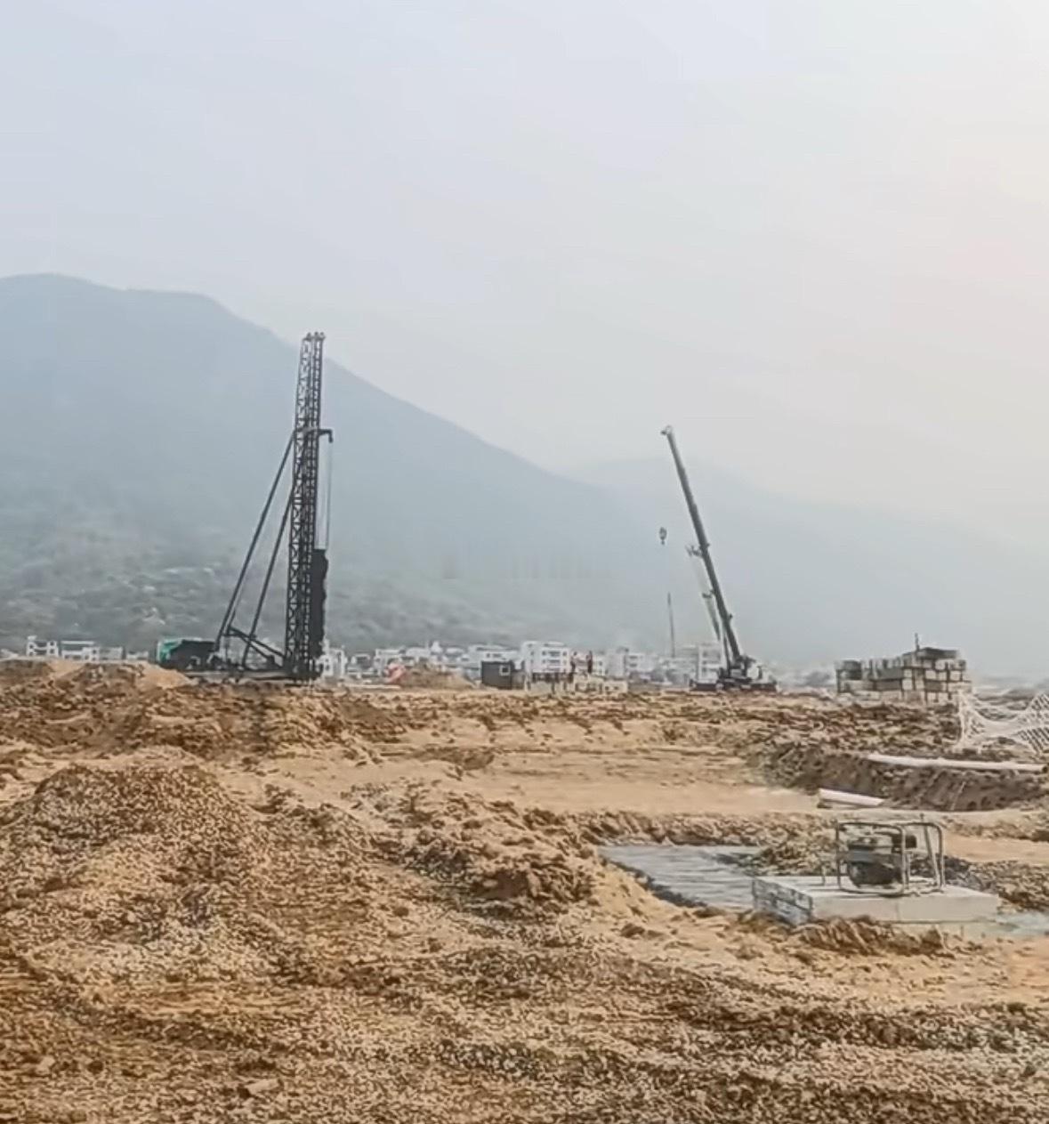 罗源时代项目进入建设快车道自4月30日项目正式动工以来，短短一周时间，这片960
